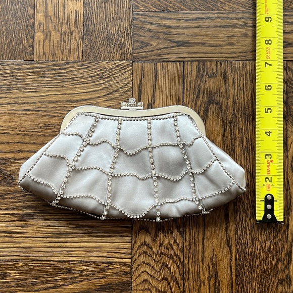 💋SOLD💋 Elegant Satin Clutch with crystals - Picture 12 of 14